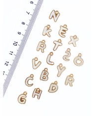 Zamak Lak Kaplama Mineli Harf Kolye Bileklik Ucu Charm 10x11mm 1 Adet