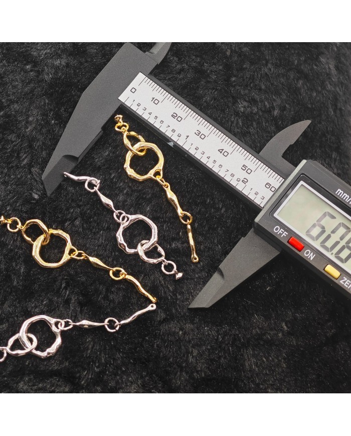 Geçmeli Sallantılı Takı Kapama - Gold