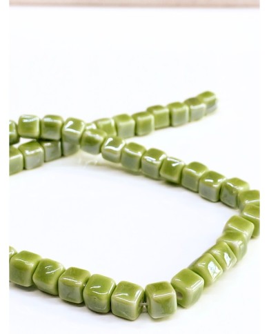 İpe Dizili Seramik Boncuk Yeşil Küp 7mm - 1 Dizi