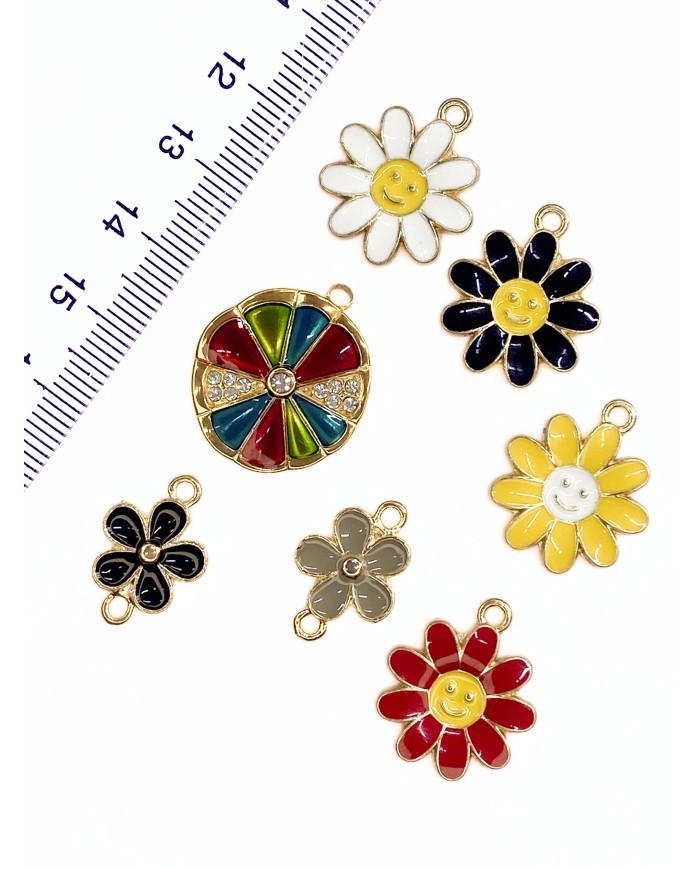 Pirinç Zirkon Mineli Papatya Kolye Bileklik Ucu Charm Altın Sarı 1 Adet